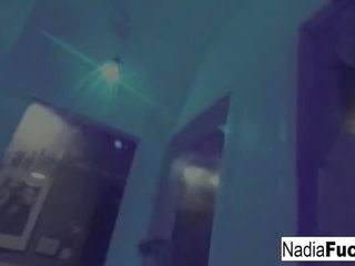 Nadia baltas masturbacija į as dušas