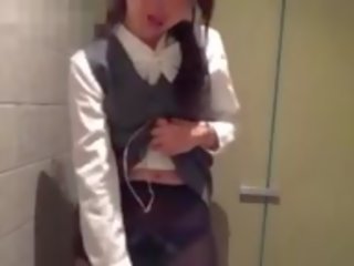 Japans kantoor vriendin is heimelijk exhibitionist en camera