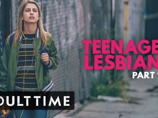 Grown TIME Teenage Lesbian- Kristen Scott Peeps on Couple at Party