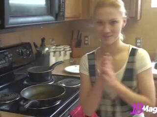 Small boobed talyp emi clear in eşiksiz cooking session | xhamster