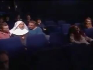 Votre nonne fucka en la cinéma