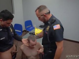 Полицай удар работа movieture и гей по-стари полиция