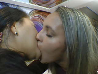 Paola un cauanny mīlestība līdz skūpsts - marvellous brazīlieši meitenes.