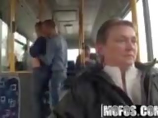 Lindsey olsen - ass-fucked on the jemagat öňünde awtobus - mofos.