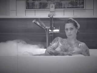 מֶרחָץ: חדר אמבטיה & גדול תחת הגדרה גבוהה סקס אטב סרט 96