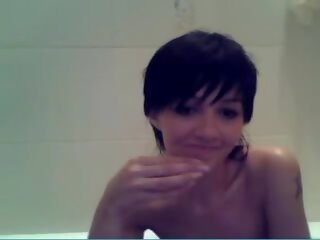 Başlangyç diva in bathtub shaves and licks sweetheart