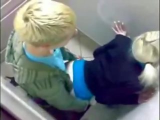 Fabulous blondinka jana fucked in jemagat öňünde restroom