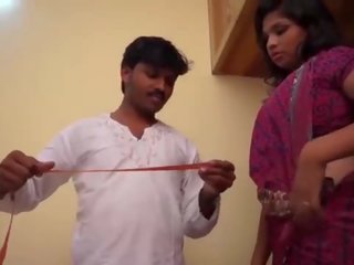 Indian cumnata inpulit de trailor