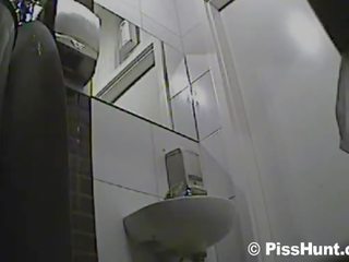 Máy quay ẩn phòng tắm