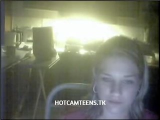 Tán tỉnh cô gái tóc vàng gà con trò chuyện trên webcam - hotcamteens.tk