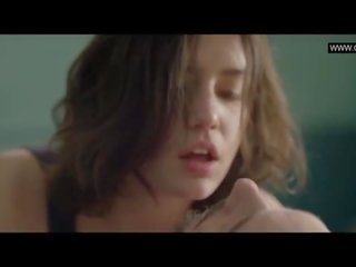 Adele exarchopoulos - pusnuogis xxx filmas scenos - eperdument (2016)