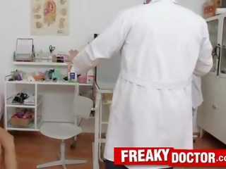 Sedusive gabrielle gucci vagīna pirksts checkup