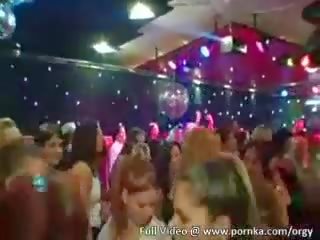 Rapper coolio berkinerja konser di eropa malam klub pesta liar pesta