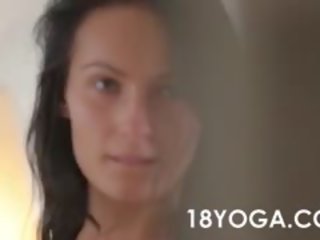 Yoga tiener krijgt anaal op stoel volgende ding rechts na training