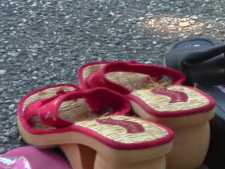 Jessi's barefoot sandals