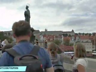 Splendid cseh csajok meztelen tovább nyilvános utcák