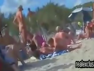 Offentlig naken strand swinger kön video- i sommar 2015