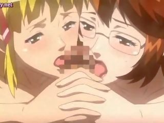 Twee rondborstig anime babes doen pijpen
