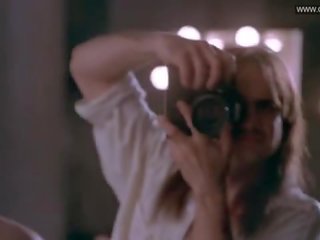 Angelina jolie - izrecno lezbijke seks, zgoraj brez - gia (1998)