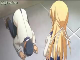 Si rambut perang anime ciri melakukan seks kaki